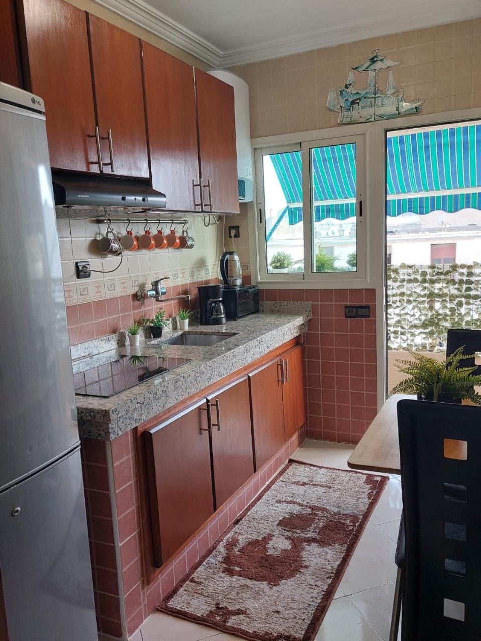 Appartement Au Coeur Du Centre Ville De Rabat Esterno foto